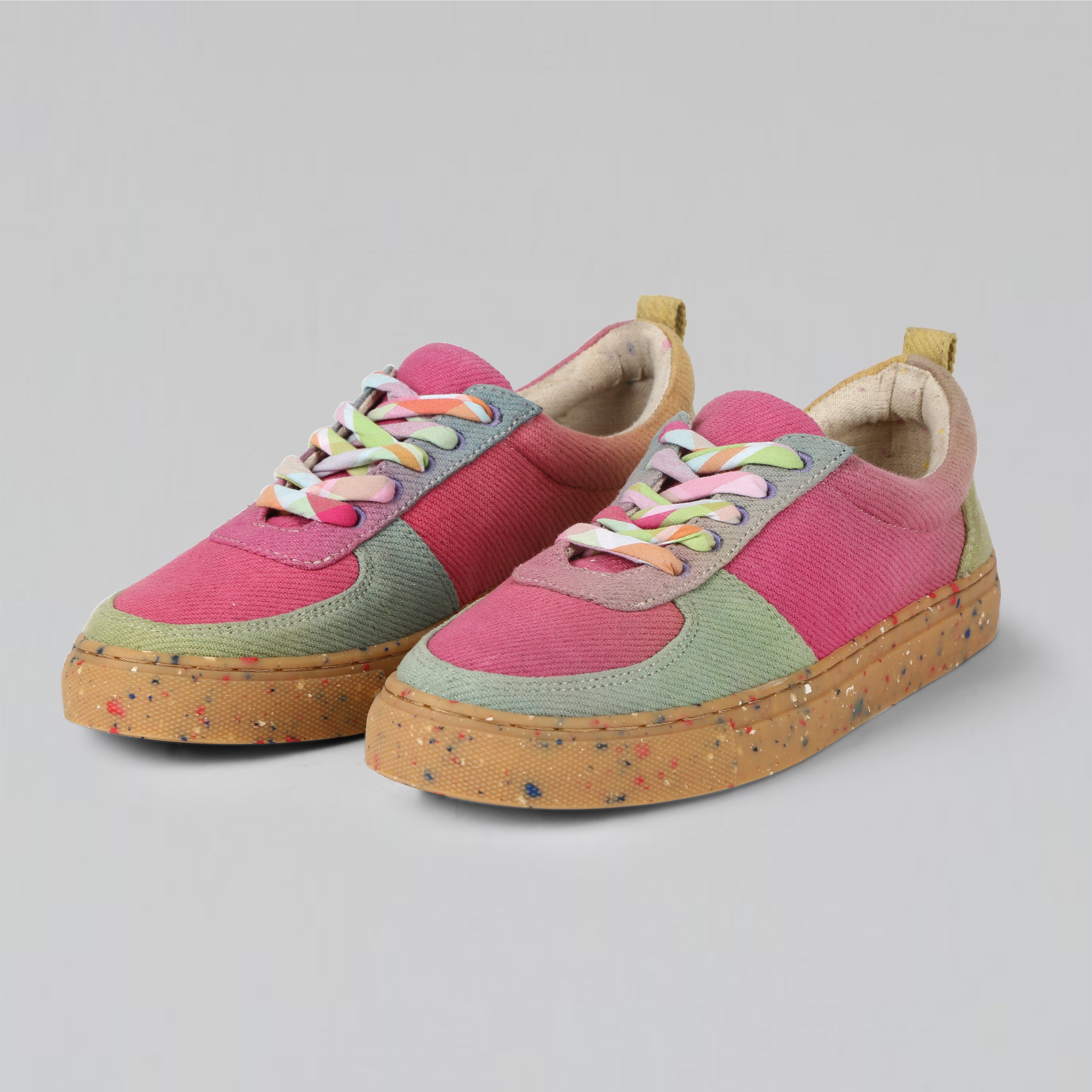 03Shoe_01.jpg