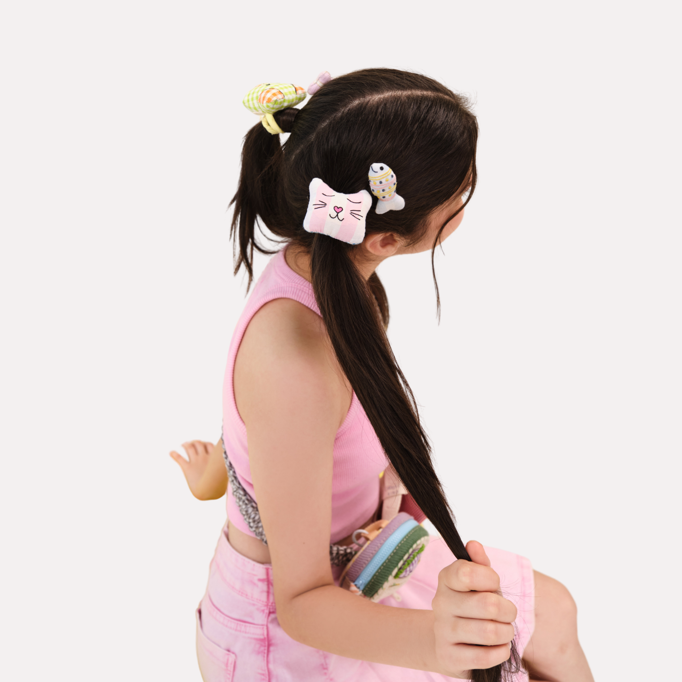 KITTYHAIRTIE.png